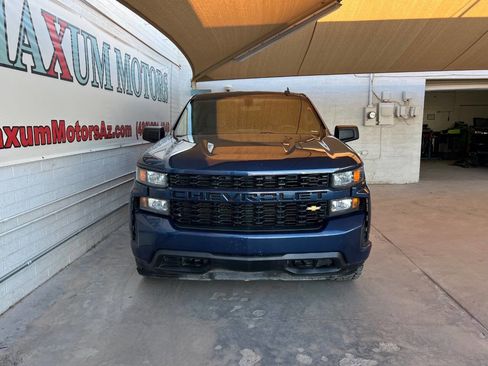 Used 2019 Chevrolet Silverado 1500 Custom w/ Custom Value Package image 2