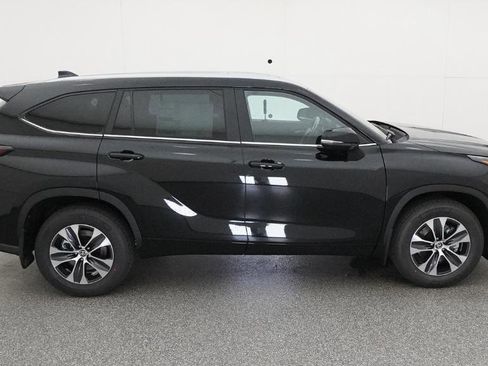 New 2026 Toyota Highlander XLE AWD/4WD image 23