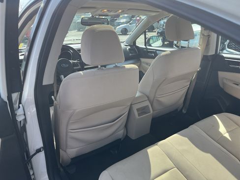 Used 2015 Subaru Legacy 2.5i Premium w/ Moonroof Package AWD/4WD image 15