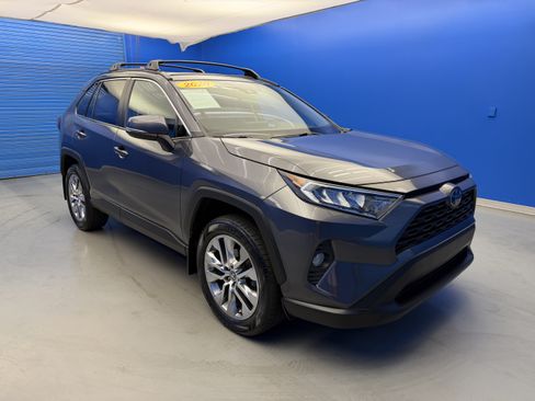 Used 2020 Toyota RAV4 XLE Premium AWD/4WD image 2