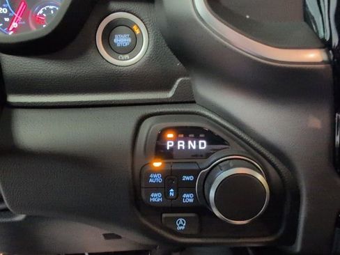 New 2026 RAM 1500 4x4 Crew Cab image 18