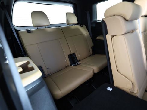 Used 2025 Hyundai Santa Fe Limited image 12