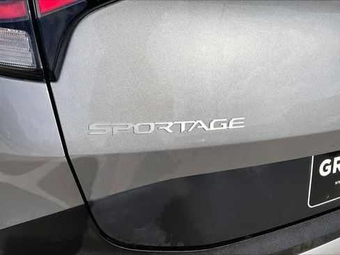 Used 2023 Kia Sportage LX FWD image 8