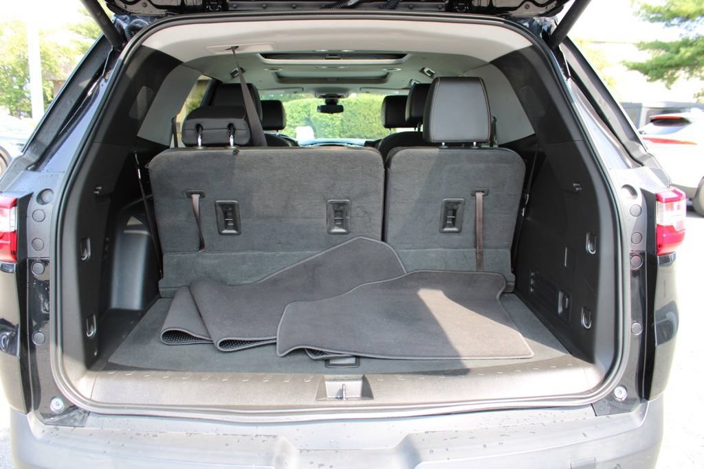 Used 2019 Chevrolet Traverse LT w/ LT Premium Package AWD/4WD image 13