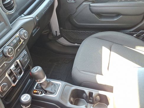Used 2022 Jeep Wrangler Unlimited Sport AWD/4WD image 31