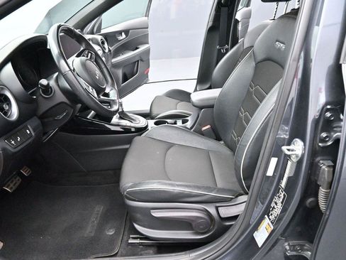 Used 2022 Kia Forte GT-Line FWD image 12