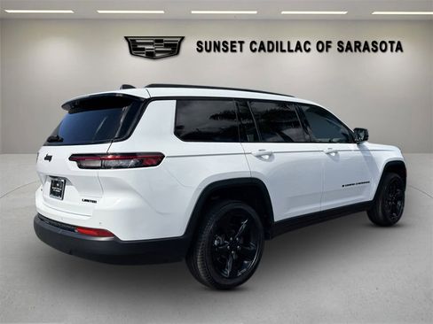 Used 2024 Jeep Grand Cherokee L Limited w/ Luxury Tech Group II image 3