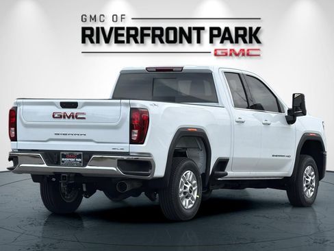 New 2026 GMC Sierra 2500 SLE w/ Preferred Package AWD/4WD image 3
