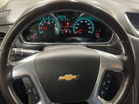 Used 2017 Chevrolet Traverse LT w/ Style and Technology Package FWD image 21