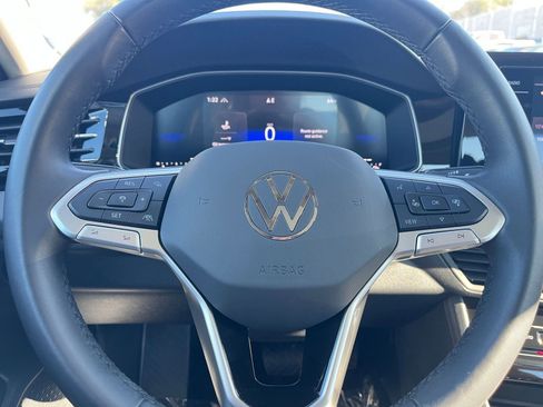 Used 2025 Volkswagen Jetta SE image 27