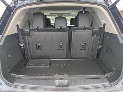 New 2026 Nissan Pathfinder Platinum image 13