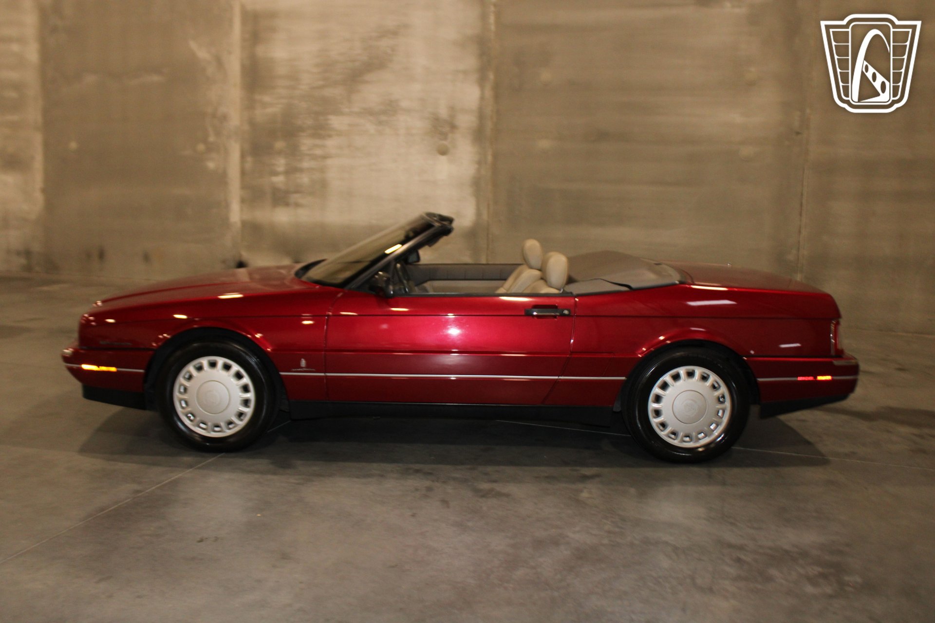 Used 1993 Cadillac Allante FWD image 2