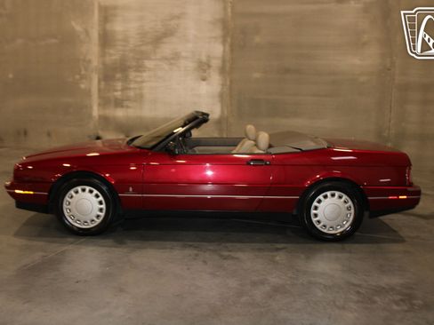 Used 1993 Cadillac Allante image 3