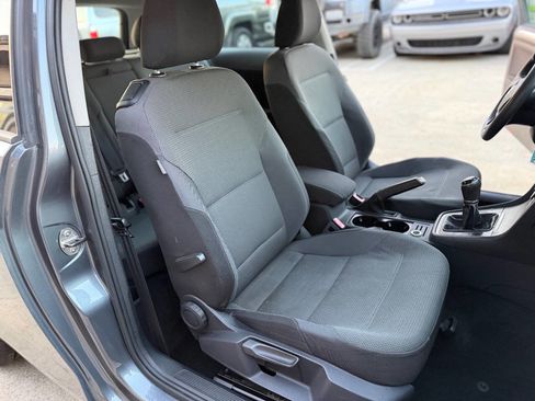 Used 2015 Volkswagen Golf Launch Edition image 15