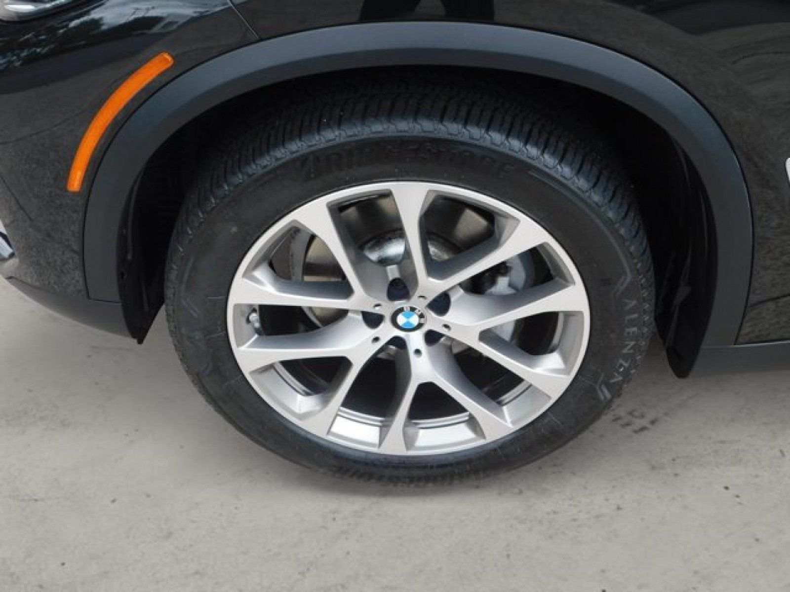 Used 2019 BMW X5 xDrive40i w/ Convenience Package AWD/4WD image 15