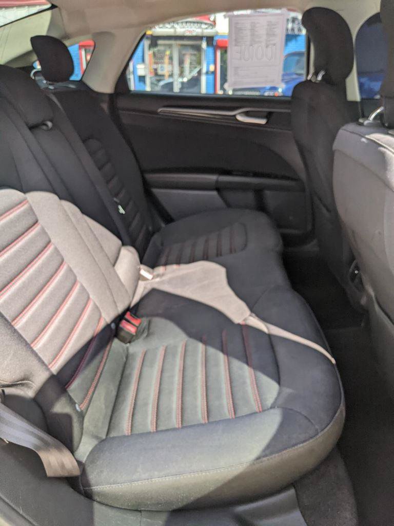 Used 2013 Ford Fusion SE FWD image 6