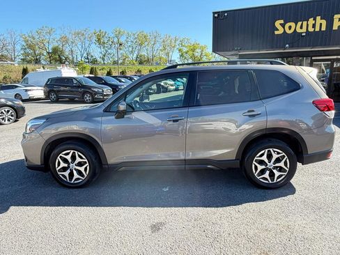 Used 2019 Subaru Forester Premium w/ All-Weather Package AWD/4WD image 8