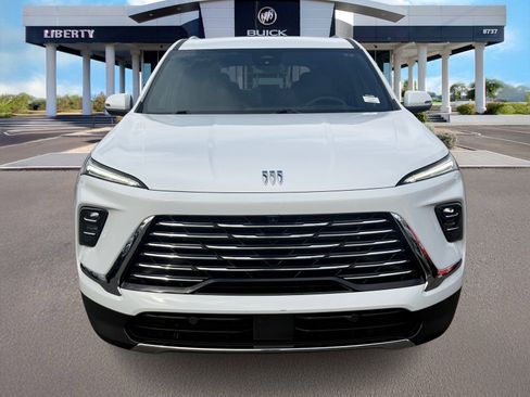 Used 2025 Buick Enclave Preferred image 8