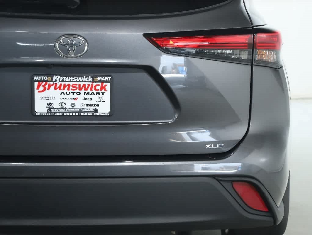 Used 2023 Toyota Highlander XLE FWD image 45