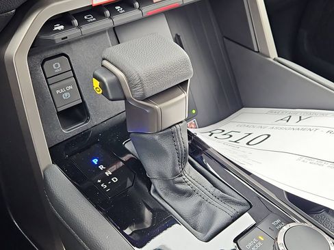 New 2026 Toyota Tundra Limited AWD/4WD image 18