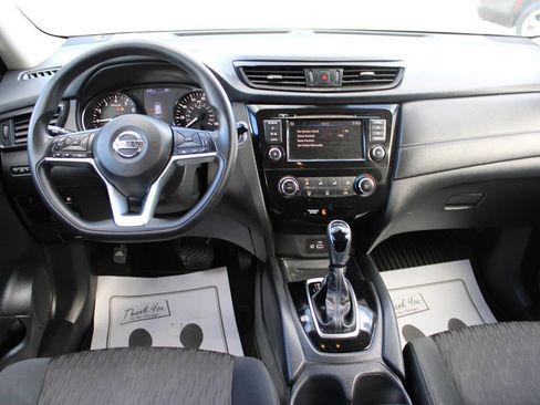 Used 2019 Nissan Rogue SV image 11