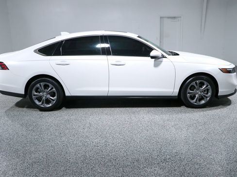 Used 2024 Honda Accord EX image 6