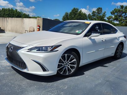 Used 2020 Lexus ES 300h w/ Premium Package