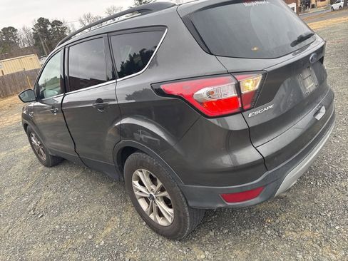 Used 2018 Ford Escape SE image 4