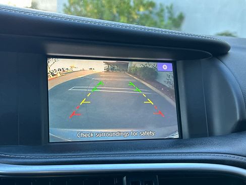 Used 2018 INFINITI QX30 Luxury image 21