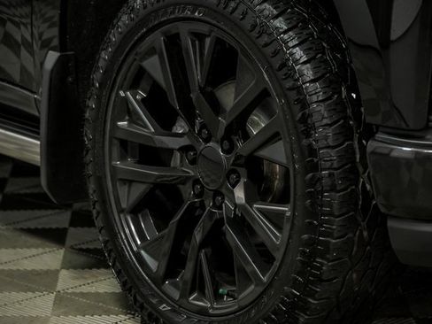 Used 2021 Chevrolet Silverado 1500 High Country image 3