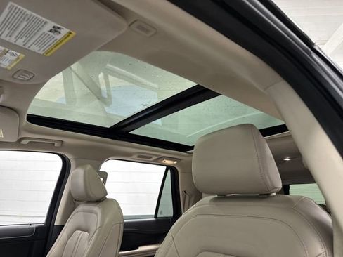 Used 2022 Ford Expedition Max Limited image 7