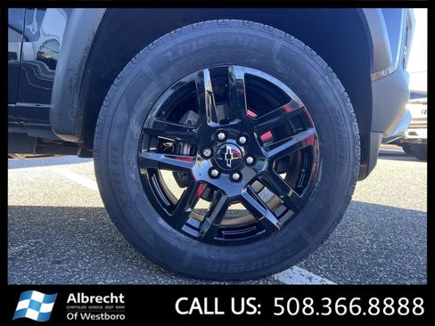 Used 2023 Chevrolet Colorado Trail Boss w/ Technology Package image 31
