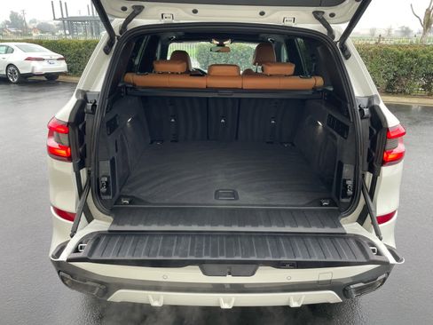 Used 2023 BMW X5 xDrive40i w/ M Sport Package image 19