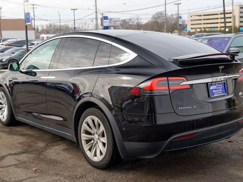 Used 2018 Tesla Model X 75D image 5
