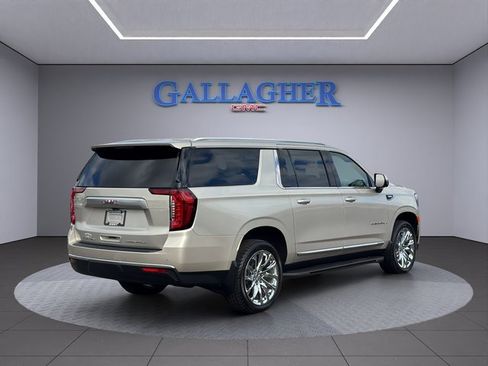 Used 2024 GMC Yukon XL Denali image 4