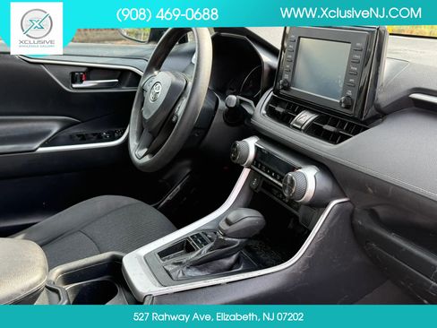 Used 2019 Toyota RAV4 XLE FWD image 22