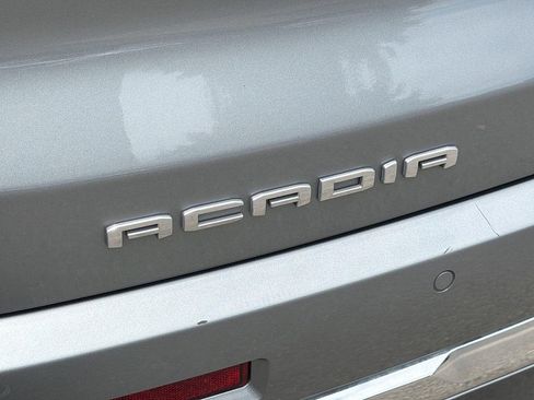 Used 2023 GMC Acadia Denali w/ Denali Technology Package FWD image 27