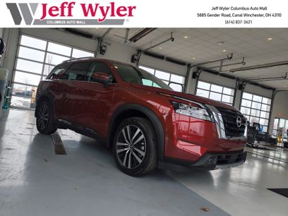 Used 2025 Nissan Pathfinder Platinum