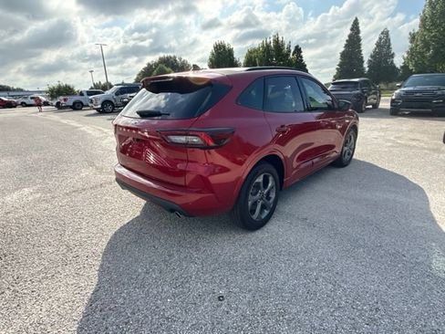 Used 2023 Ford Escape ST-Line w/ Tech Pack #1 FWD image 5