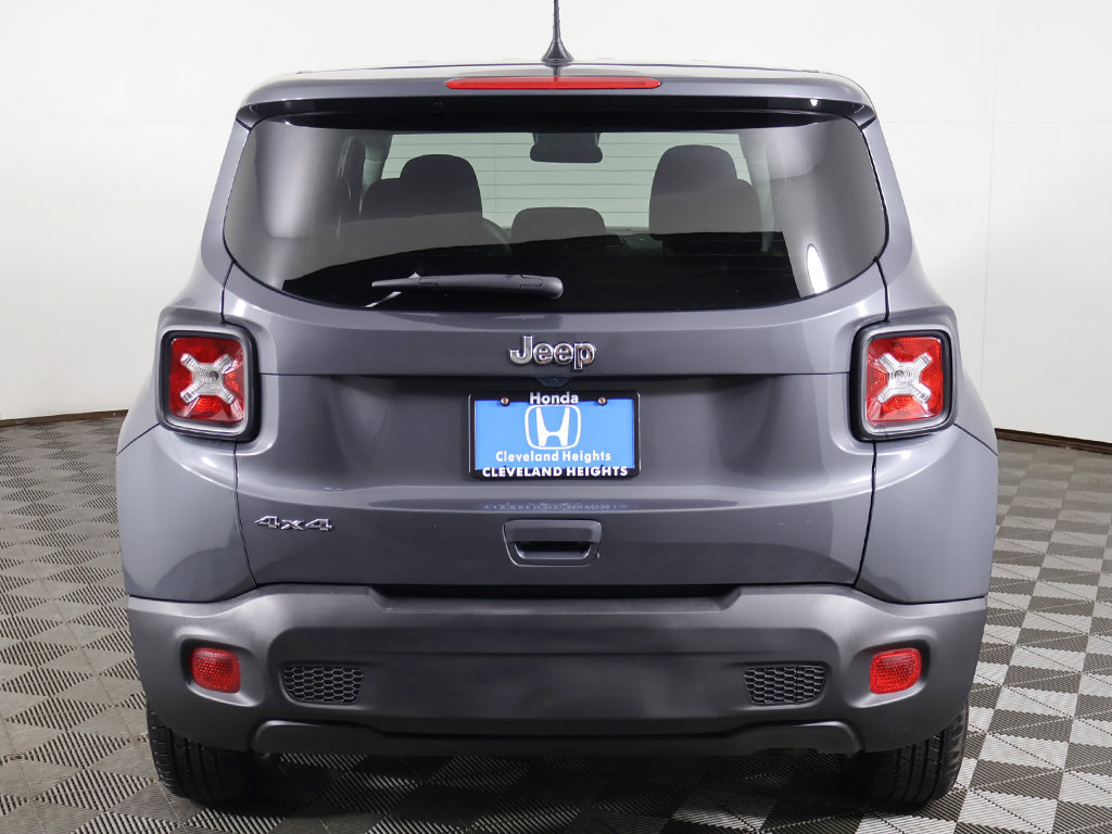 Used 2023 Jeep Renegade Latitude AWD/4WD image 11