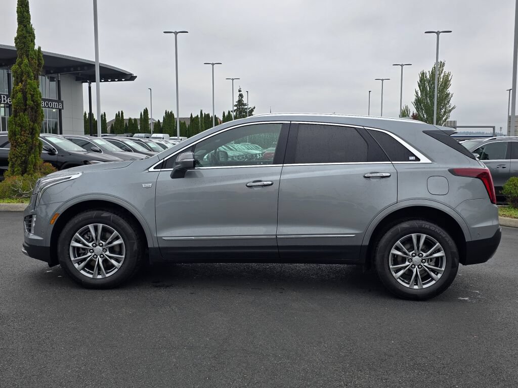 Used 2023 Cadillac XT5 Premium Luxury w/ Technology Package AWD/4WD image 2