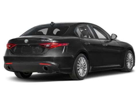 Used 2023 Alfa Romeo Giulia Estrema AWD/4WD image 5
