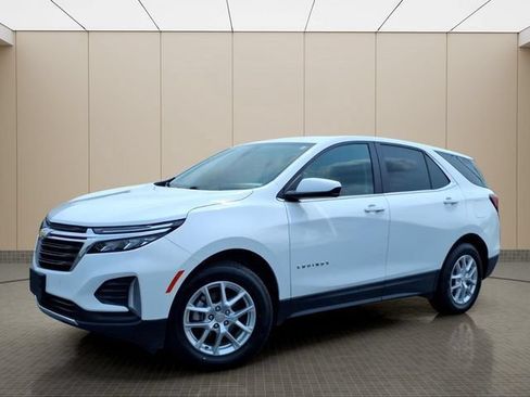 Used 2024 Chevrolet Equinox LT AWD/4WD image 2