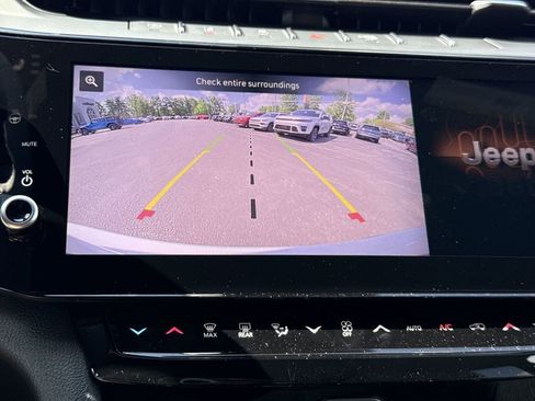 New 2026 Jeep Grand Cherokee Altitude AWD/4WD image 29