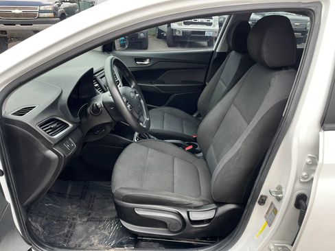 Used 2018 Hyundai Accent SE FWD image 9