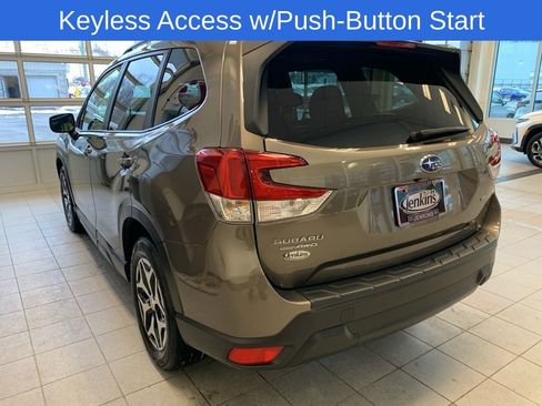 Used 2020 Subaru Forester Premium image 14