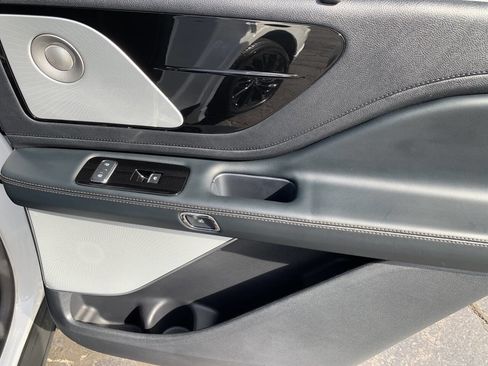 Used 2025 Lincoln Aviator Reserve w/ Luxury Package AWD/4WD image 29