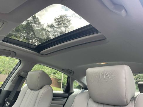 Used 2018 Honda Accord EX-L image 11