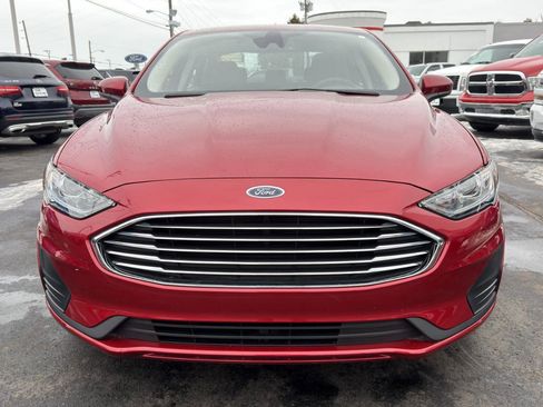 Used 2020 Ford Fusion SE image 6