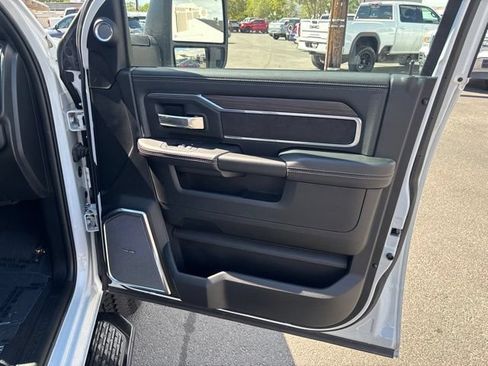 Used 2025 RAM 2500 Laramie AWD/4WD image 31